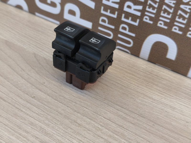 Кнопка стеклоподъемника