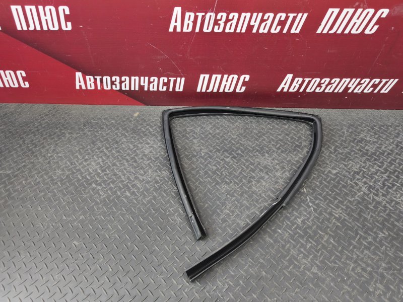 Уплотнитель стекла двери