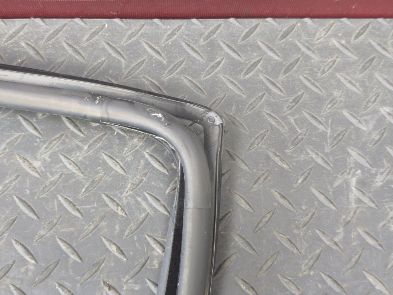 Уплотнитель стекла двери