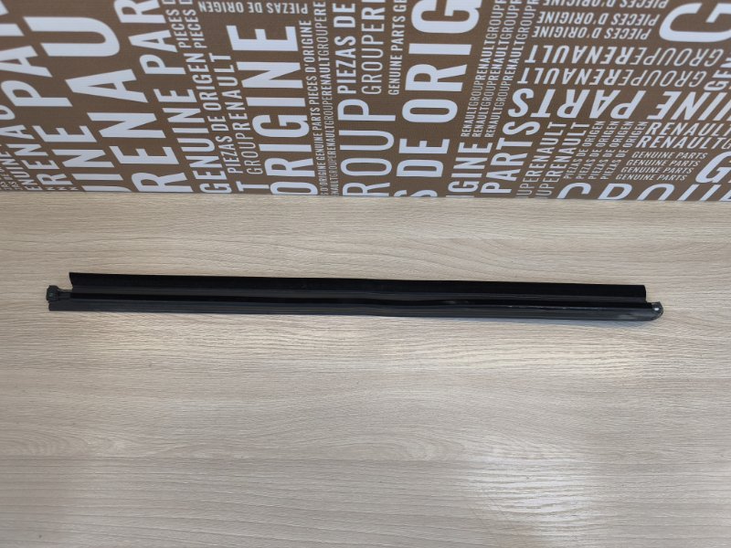 Уплотнитель стекла двери внешний