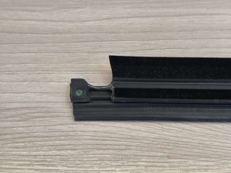 Уплотнитель стекла двери внешний