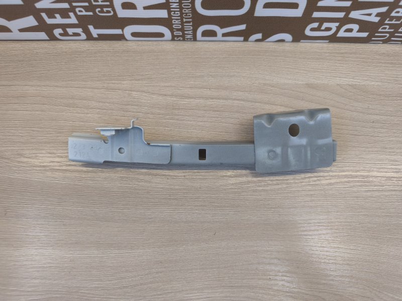 Направляющая стекла     двери