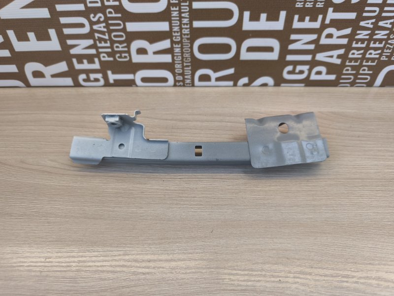 Направляющая стекла     двери