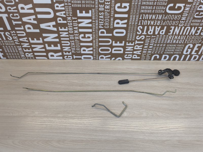 Тяга замка двери