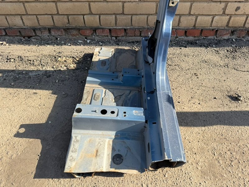 средняя стойка