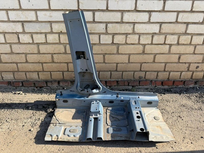 средняя стойка