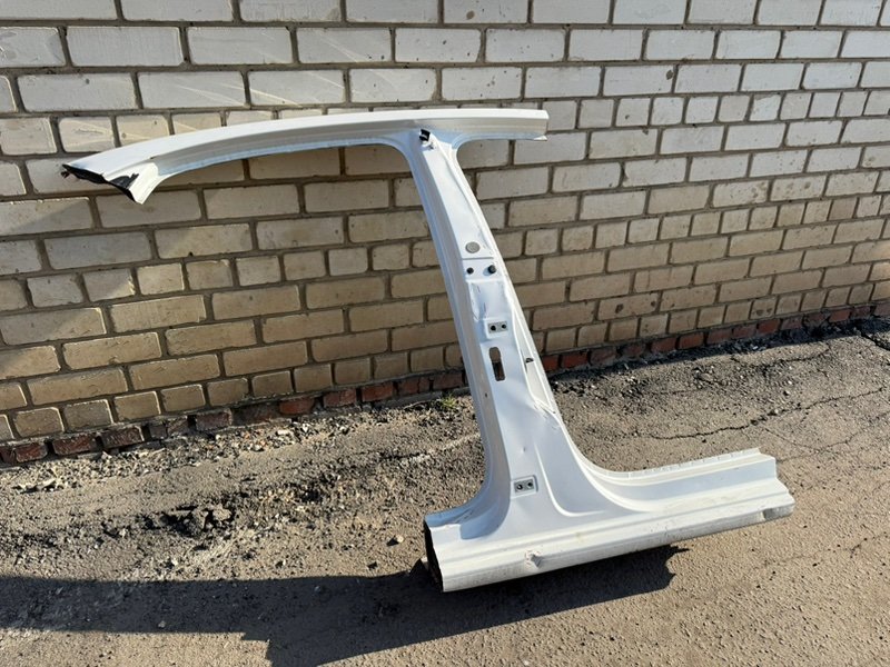 средняя стойка