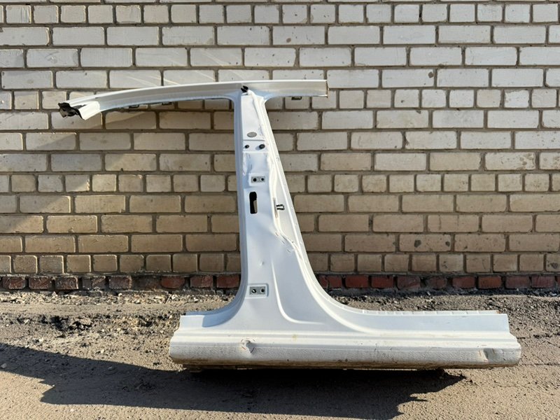 средняя стойка