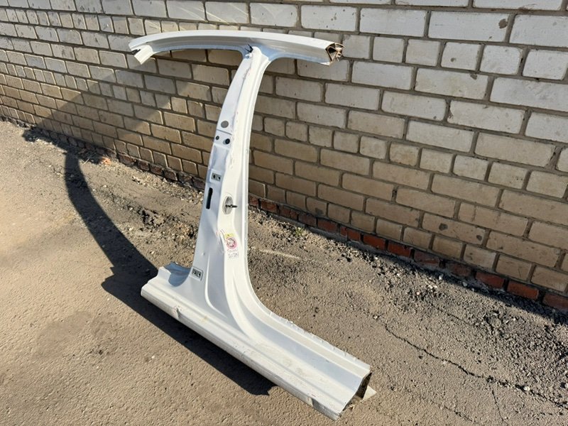 средняя стойка