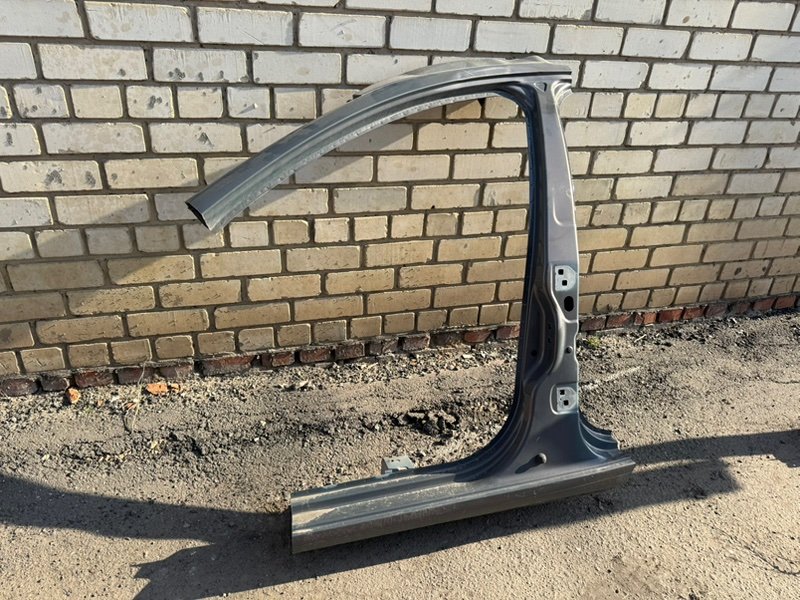 средняя стойка