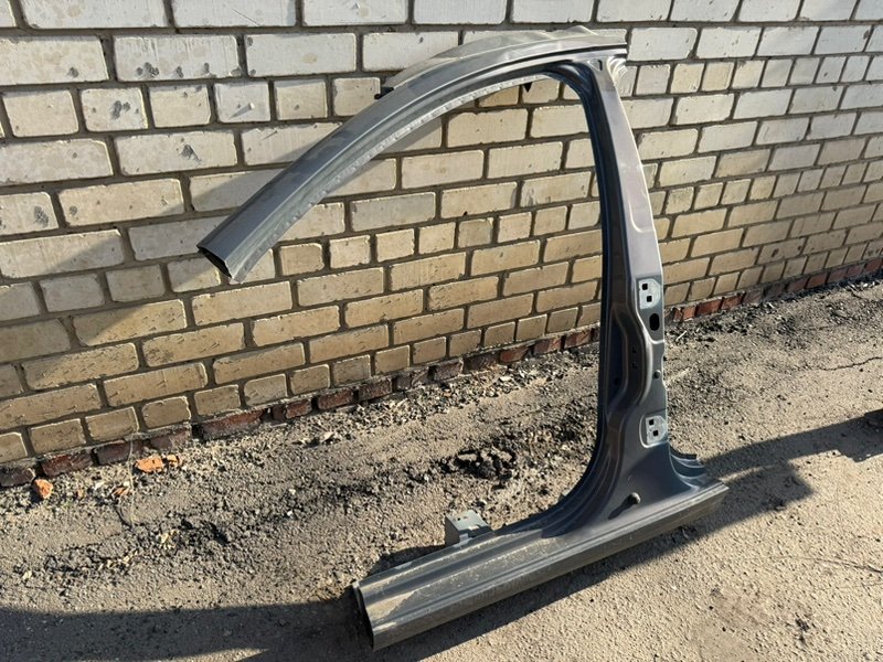 средняя стойка