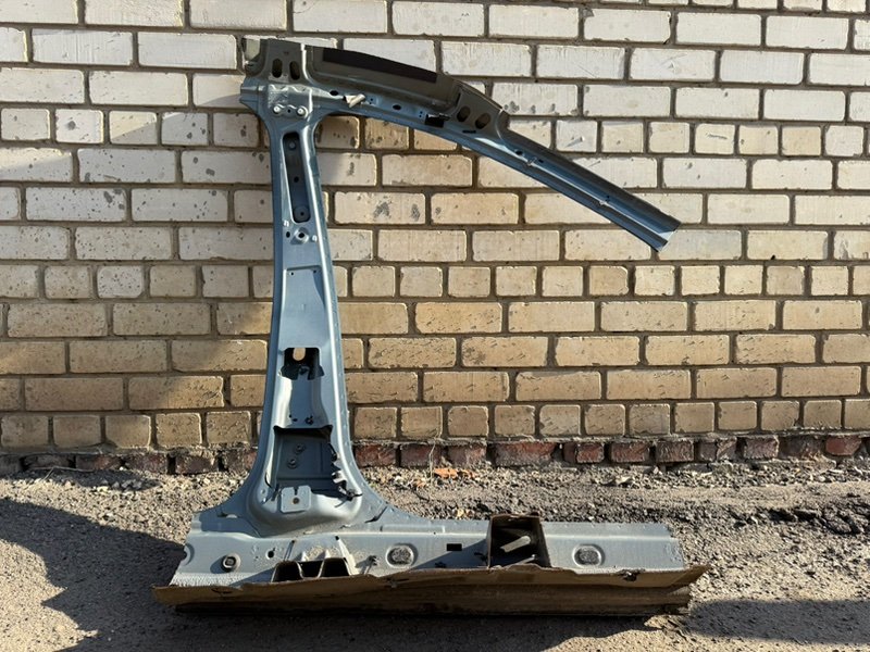 средняя стойка