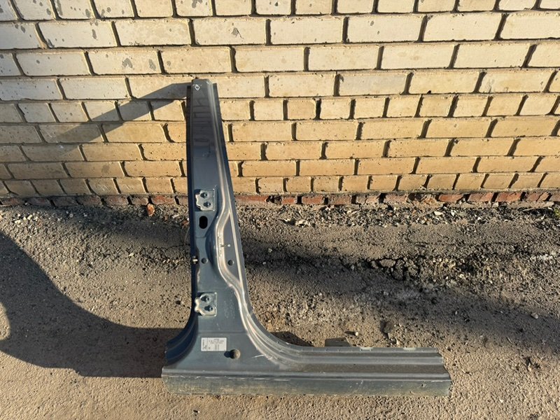 средняя стойка