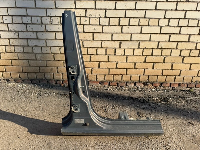 средняя стойка