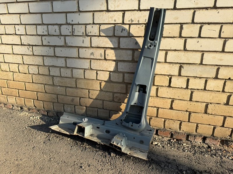 средняя стойка