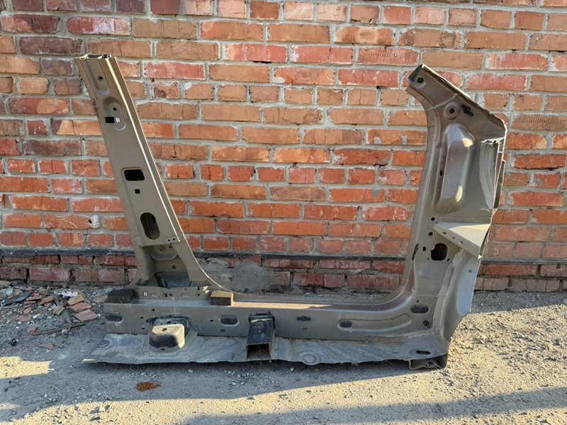 средняя стойка