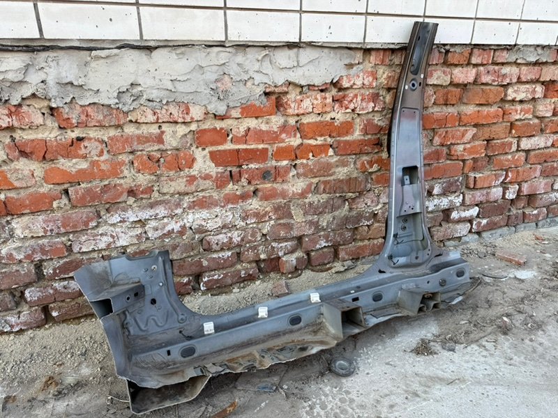 средняя стойка