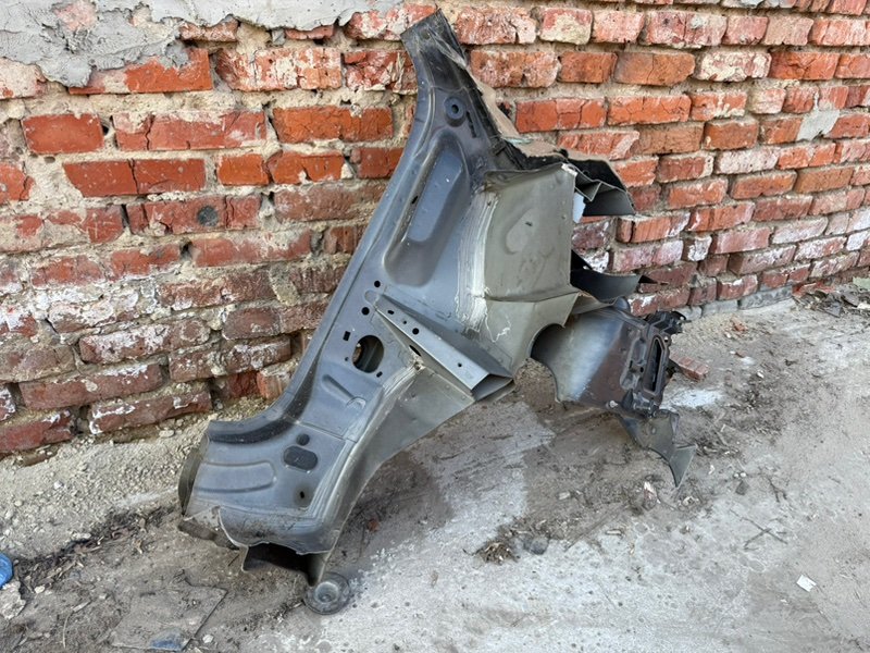 Передняя стойка кузова