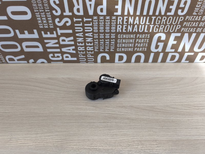 Сервопривод заслонки печки