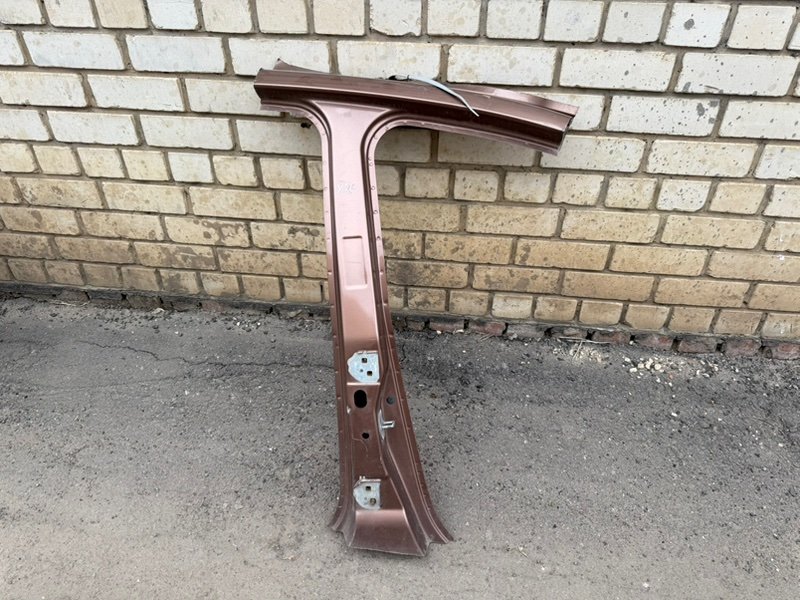 средняя стойка