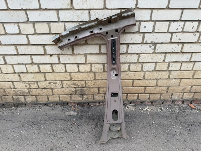 средняя стойка