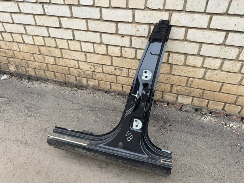 средняя стойка