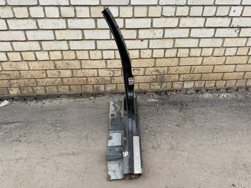 средняя стойка