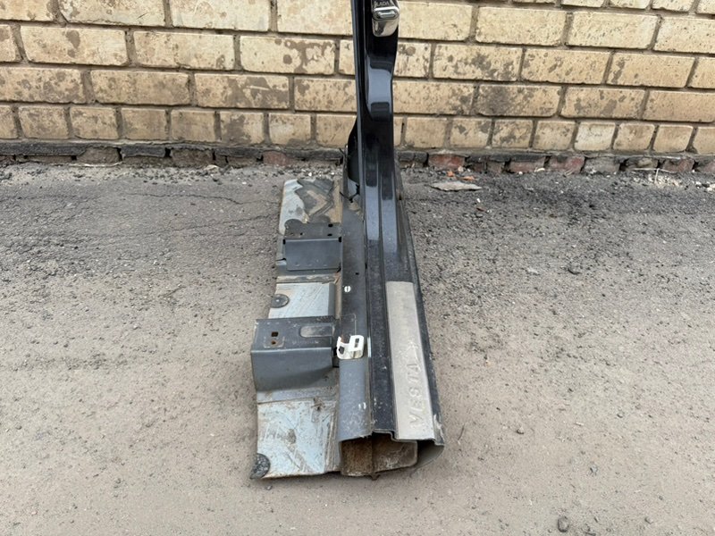 средняя стойка