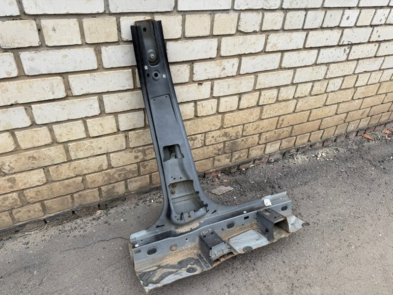 средняя стойка