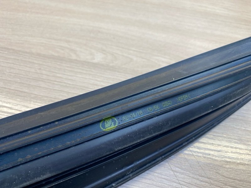 Уплотнитель рамки двери