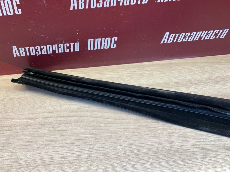 Уплотнитель рамки двери