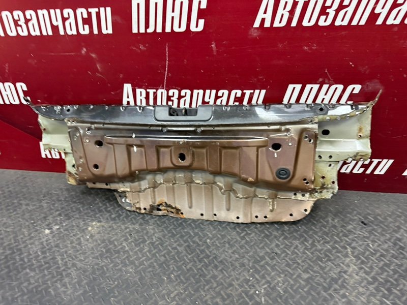 Задняя панель кузова