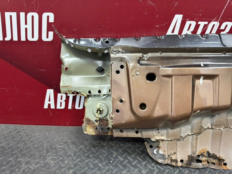 Задняя панель кузова