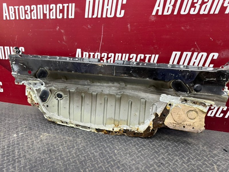 Задняя панель кузова