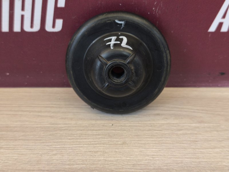 Крепление запасного колеса