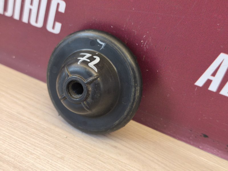 Крепление запасного колеса