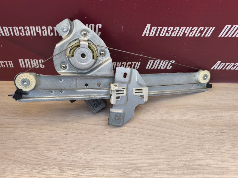 Стеклоподъемник    двери