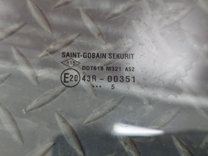 Стекло двери