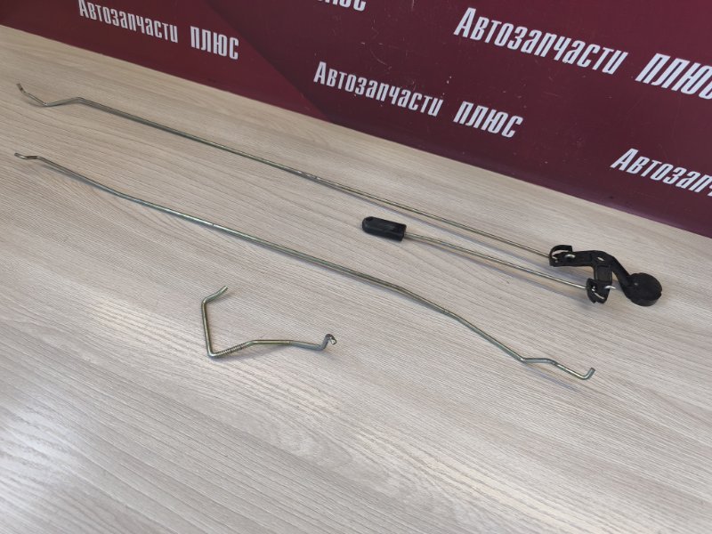 Тяга замка двери