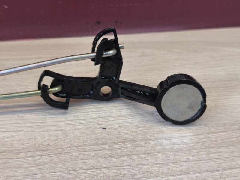 Тяга замка двери