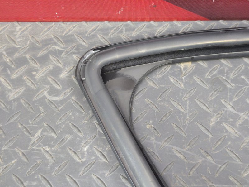 Уплотнитель стекла двери