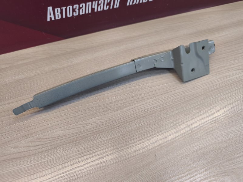 Направляющая стекла двери