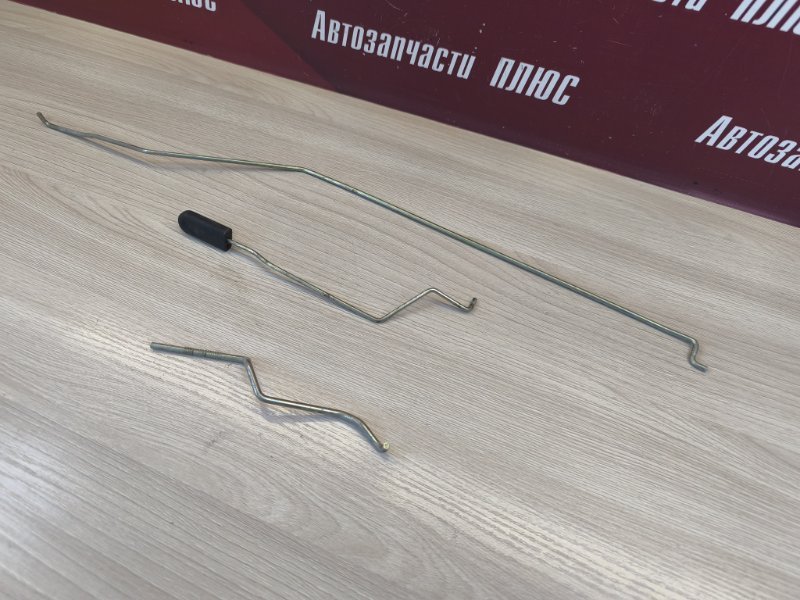 Тяга замка двери