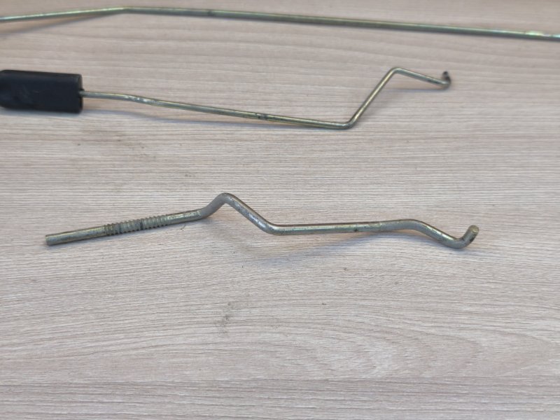 Тяга замка двери