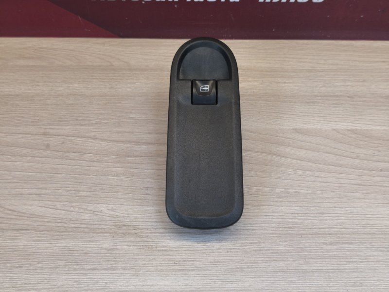 Кнопка стеклоподъемника