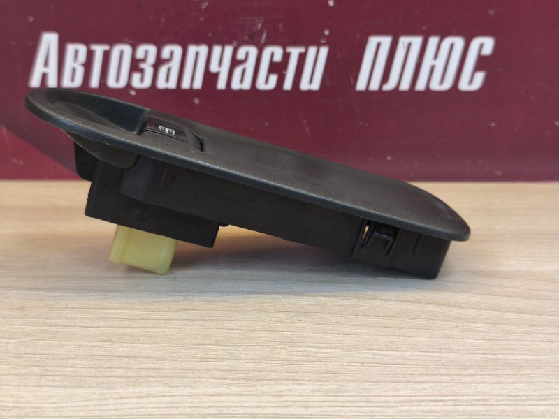 Кнопка стеклоподъемника