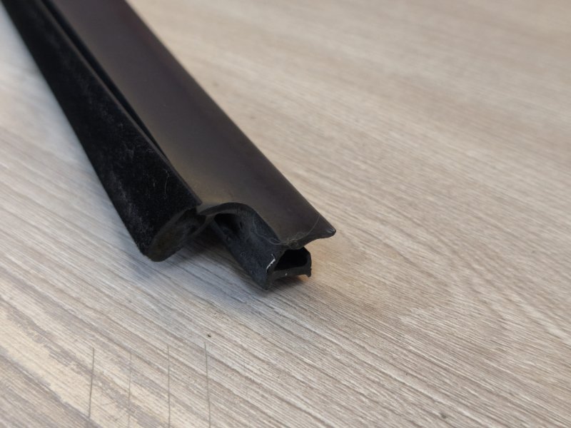 Уплотнитель стекла двери внутренний