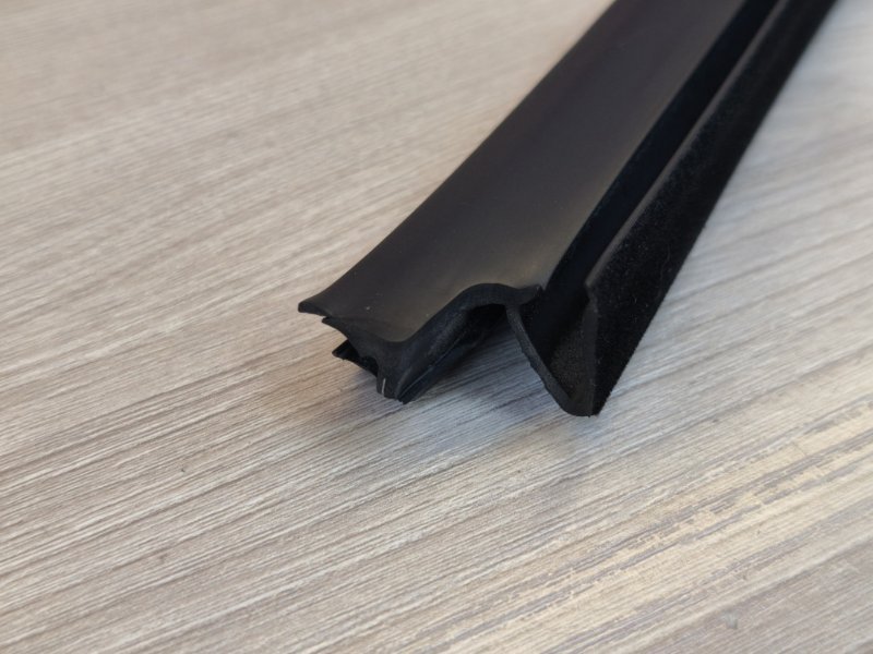 Уплотнитель стекла двери внутренний