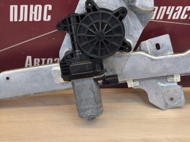 Стеклоподъемник    двери