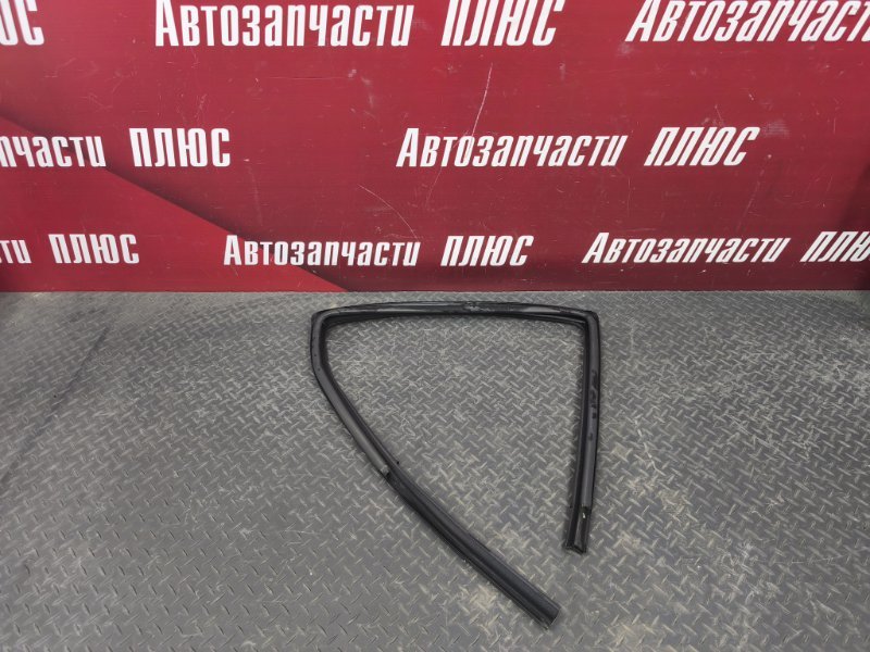 Уплотнитель стекла двери